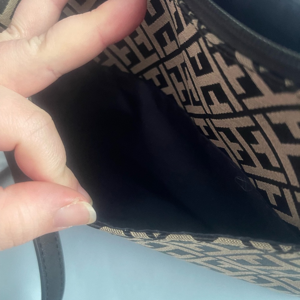 Tommy Hilfiger Logo Crossbody Purse Black and Tan - Picture 6 of 7